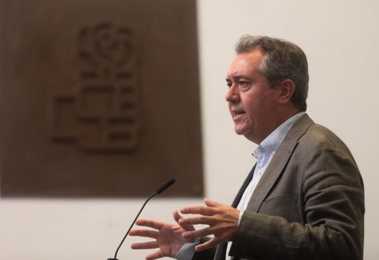 Espadas ofrece al Gobierno andaluz buscar un acuerdo para aprobar el Presupuesto de 2022 sin necesidad de Vox