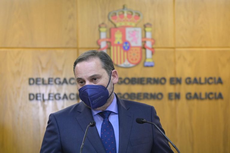 Ábalos dice que conservará «de momento» su escaño en el Congreso