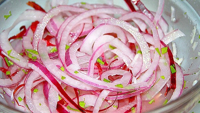 Ensalada De Ajo Y Cebolla