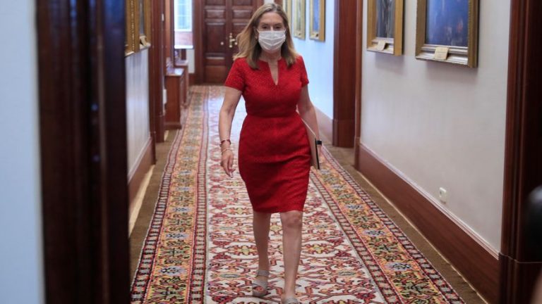 El PP acusa a Sánchez de actuar «a tontas y a locas» tras la subida de casos de Covid