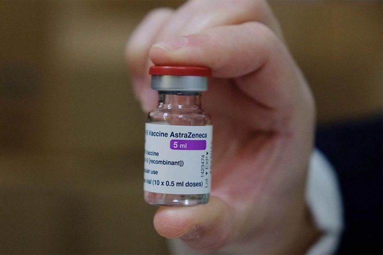 Castilla y León adelanta a las 8 semanas la vacunación con Astrazeneca para mayores de 60 años