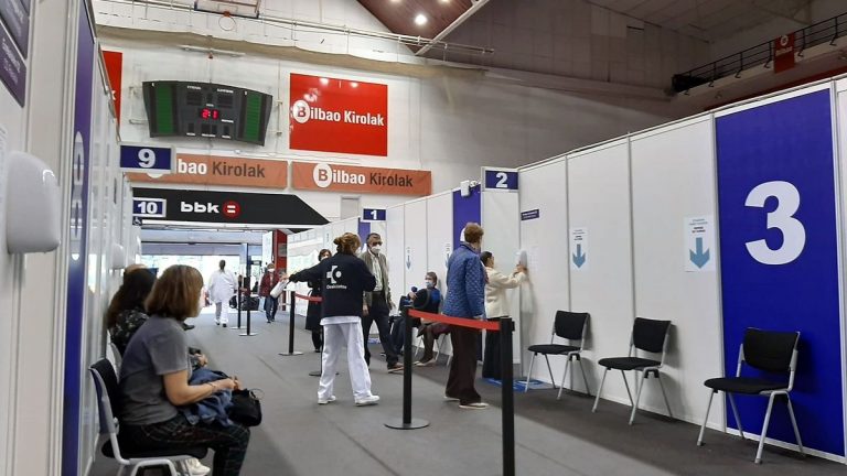 Bruselas: «Puede ser necesaria» una tercera dosis de refuerzo