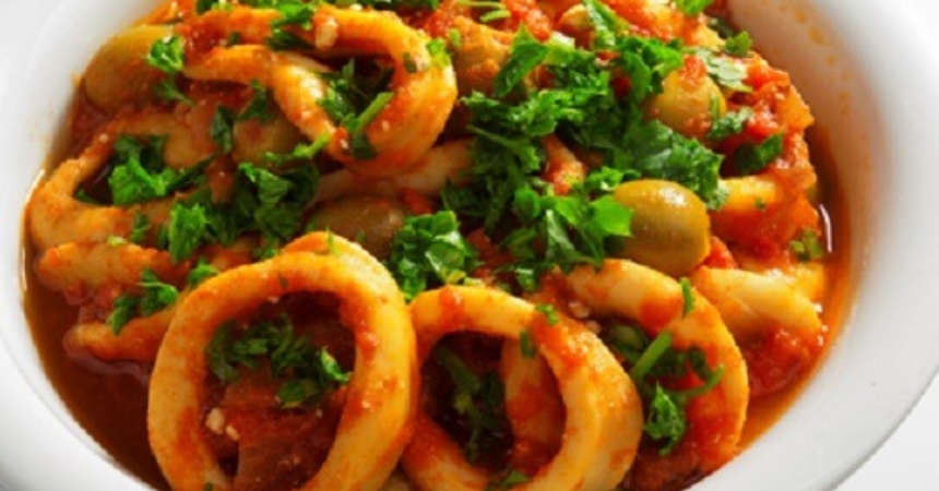 Calamares A La Malagueña: El Plato Marinero Que Se Come Con Cuchara