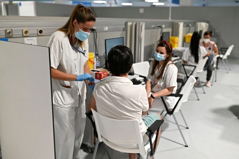 El 80% de los positivos de la última semana en Cantabria eran menores de 40 años