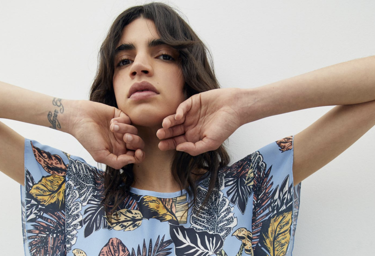 Rebajas de Sfera: ocho camisetas con estampados casi regaladas 