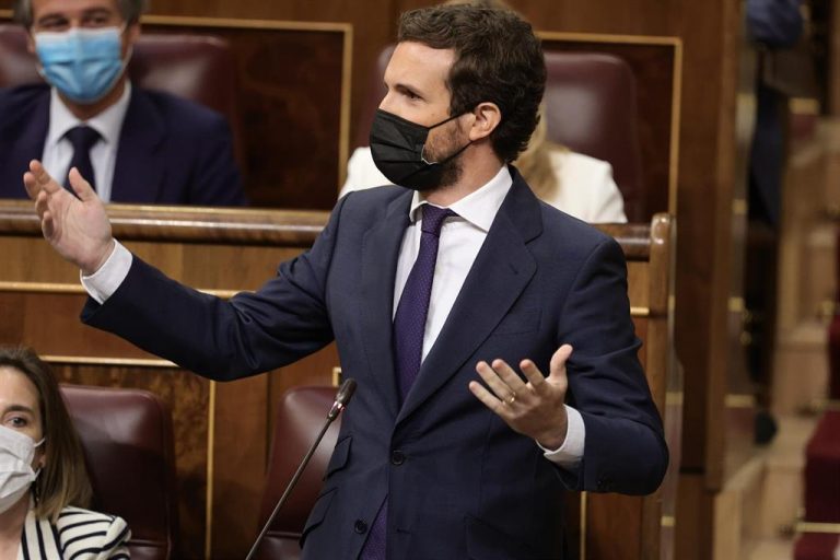 Casado reprocha a los obispos su apoyo a los indultos