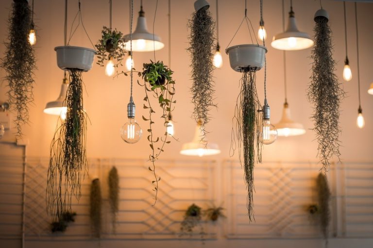 Consejos para ahorrar en la factura de la luz este verano
