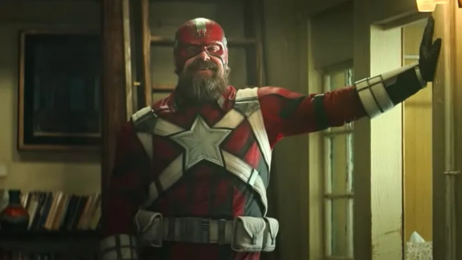De fondón a cañón: así ha sido la brutal transformación del ‘poli’ de Stranger Things