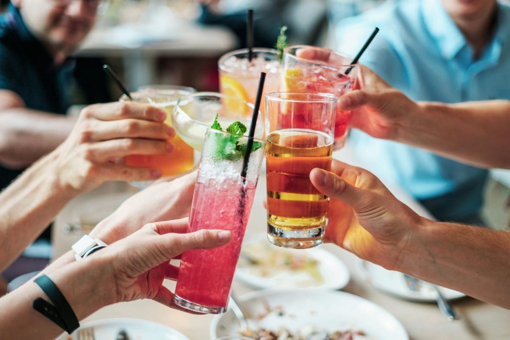 ¿Cuál Contiene Más Calorías De Las Bebidas Veraniegas?