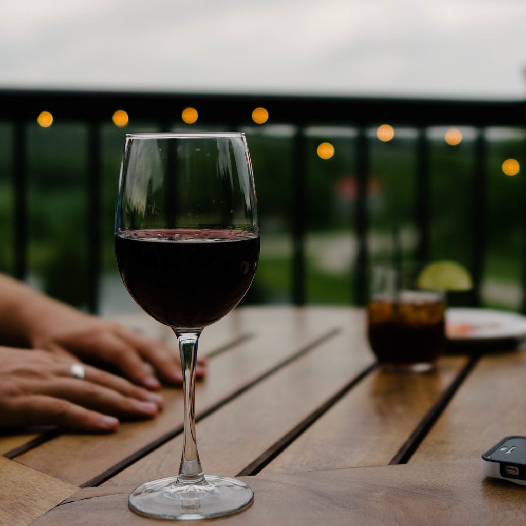 Una Copa De Vino Y Sus Calorías Vacías