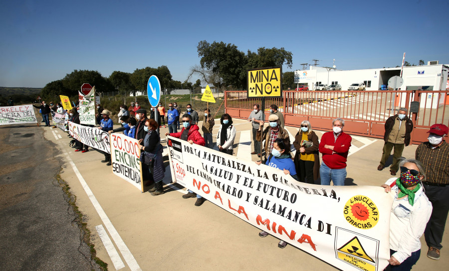 Ecologistas En Acción En Una Manifestación Contra El Cambio Climático