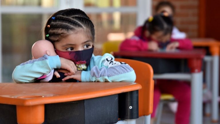 Uno de cada tres países no está tomando medidas para recuperar la educación