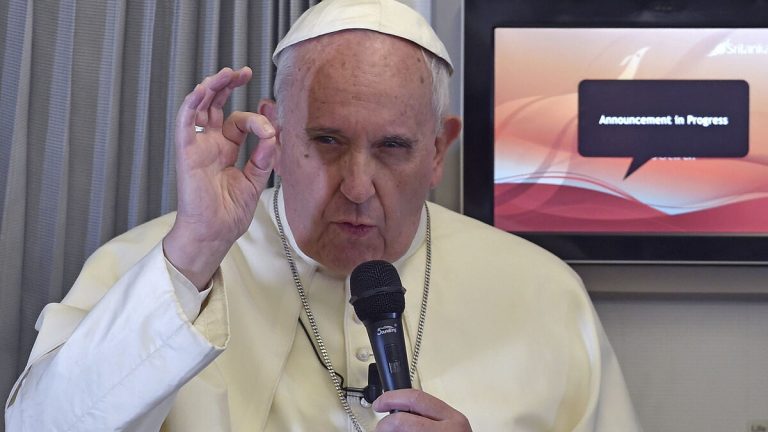 El Papa limita las misas en latín por el rito antiguo preconciliar