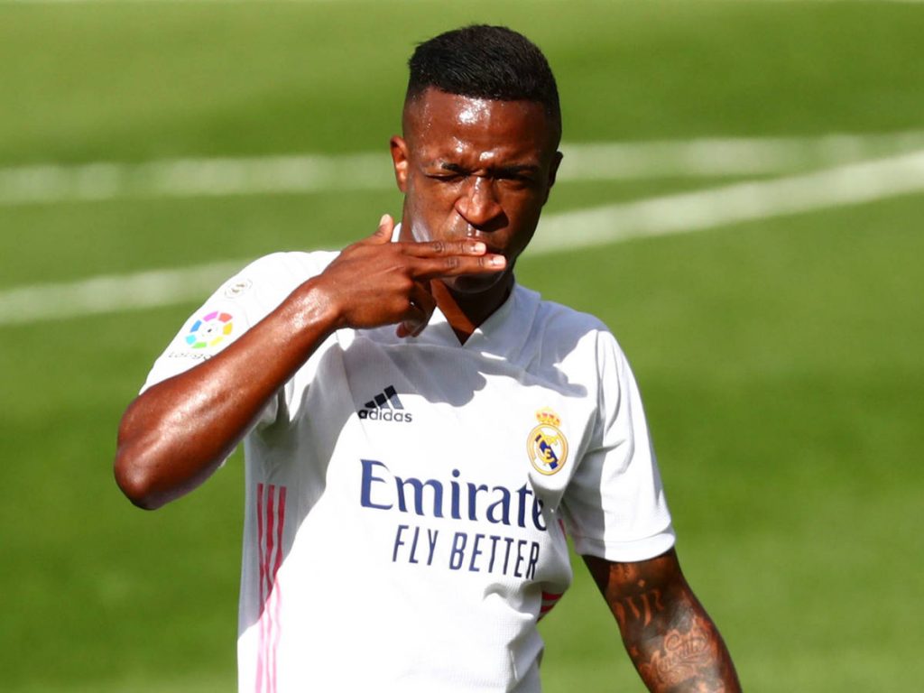 El Real Madrid Usa De Escudo A Vinícius