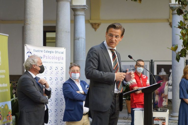 Espadas agradece a Salvador (Cs) su voto para que los socialistas consigan la alcaldía de Granada