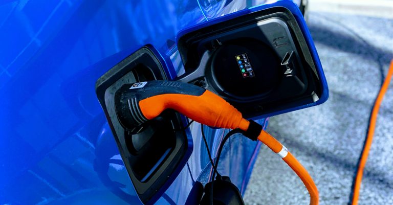 España acumula «un retrato importante» en electrificación de su transporte terrestre