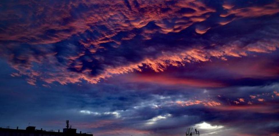 Afirmar Que El Cielo Azul No Es Cierto