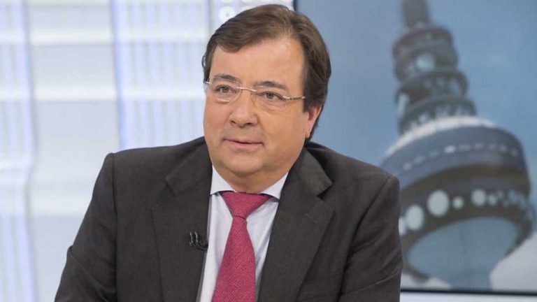Vara lamenta que la Conferencia de Presidentes sea un «gran espectáculo» que va más allá de lo ideológico