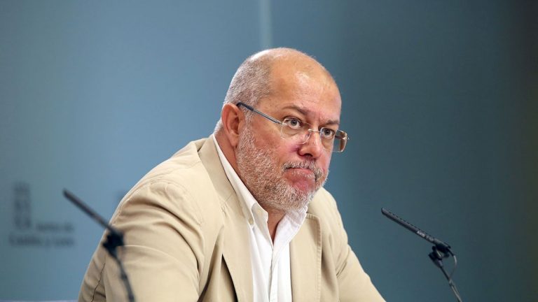 Castilla y León aplaza nuevas medidas pese a «preocupante» situación