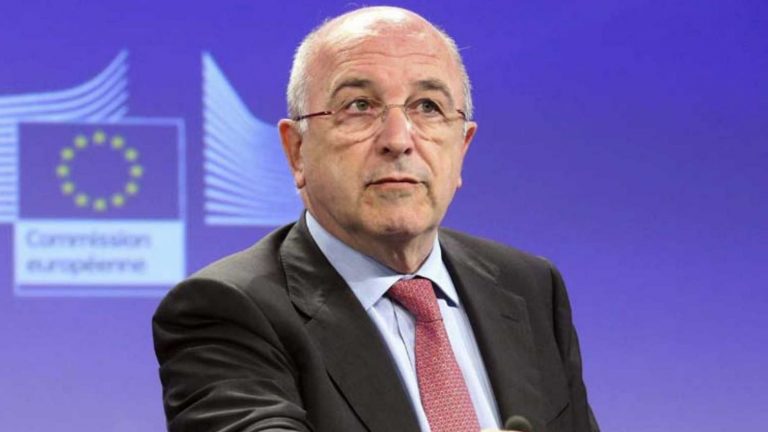 Almunia asegura que Europa tiene un «problema» de gobiernos de coalición «frágiles»
