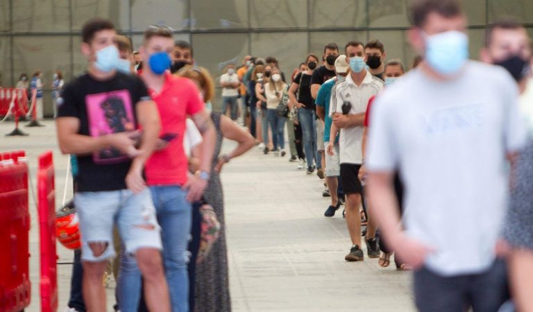 La presión hospitalaria baja en Galicia y los nuevos contagios descienden a 1.257