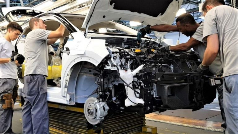 La producción de vehículos en España crece un 26% en el primer semestre