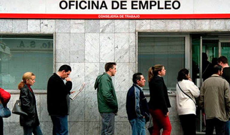 La tasa de paro joven baja hasta el 38,38% en el segundo trimestre