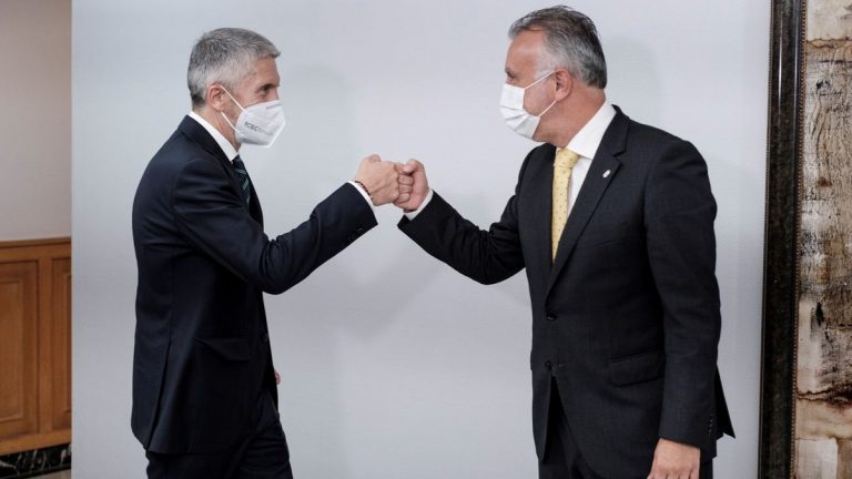 Marlaska: La crisis migratoria de Canarias sirvió para dotarse de infraestructuras «más sólidas»