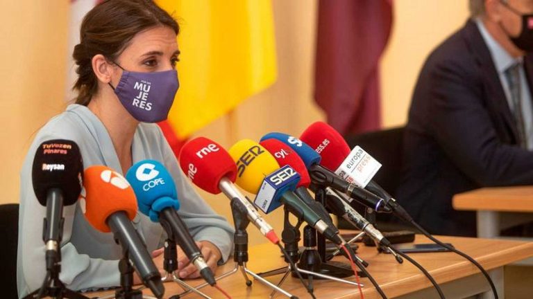 El juez imputa al tesorero y a la gerente de Podemos en el ‘caso niñera’