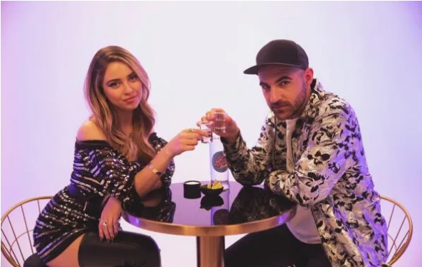 Ana Mena y Nil Moliner juntos en ‘Me quedo’