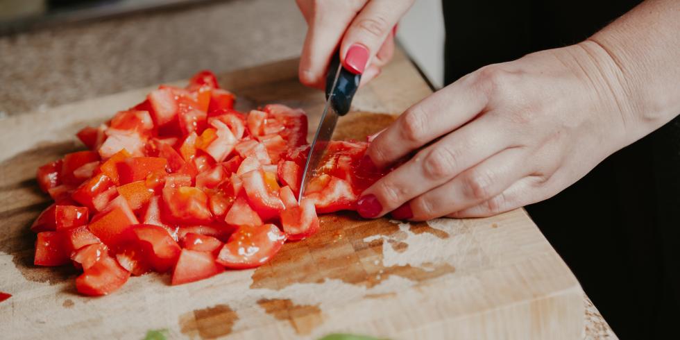 Cortar Más Tomates Al Mismo Tiempo, Y No De Uno En Uno