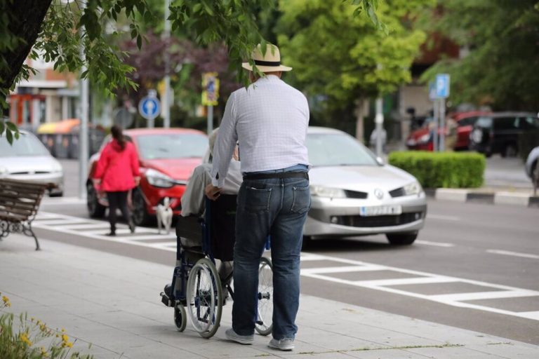 Personas dependientes en Navarra sufren un 40% menos la pobreza severa