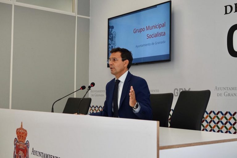 Salvador formaliza su renuncia reprochando a PP y exediles de Cs su salida del gobierno «por pura ambición»