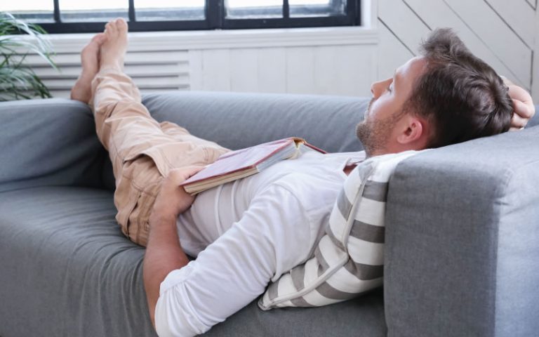 Siesta: beneficios que la hacen una práctica sana