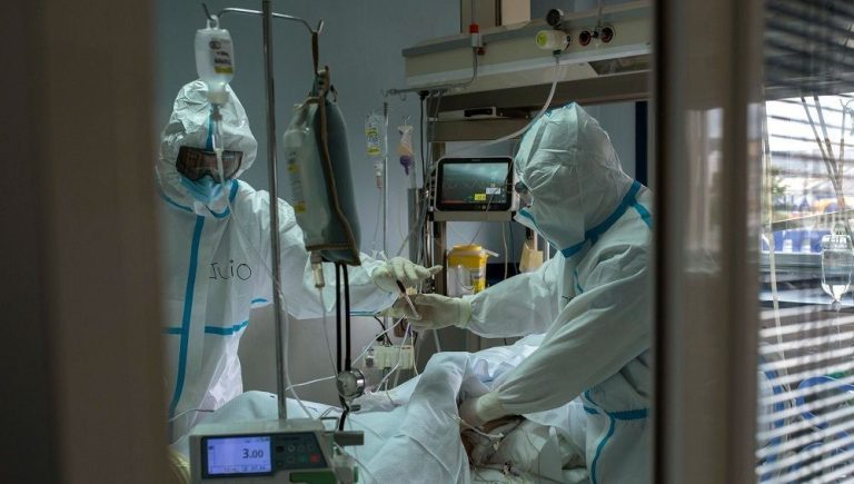 Una menor de 14 años, entre los pacientes ingresados en UCI en Euskadi