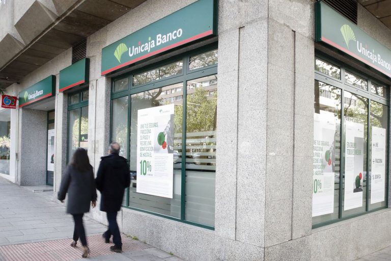 Unicaja Banco ofrece a agricultores y ganaderos seguros agrarios