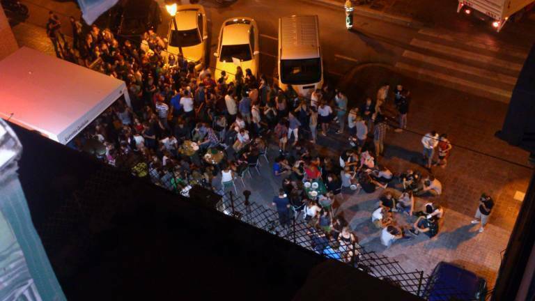 Valencia aprueba endurecer las sanciones a botellones con multas de hasta 30.000 euros