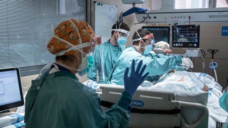 Cataluña registra 5.139 casos y 22 muertes en las últimas 24 horas