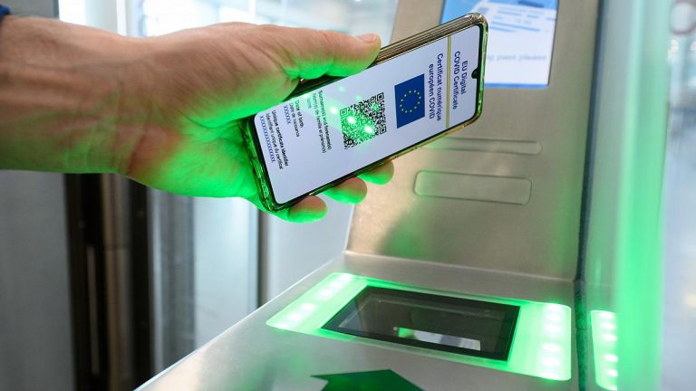 Cómo evitar timos y falsificaciones con el certificado Covid digital