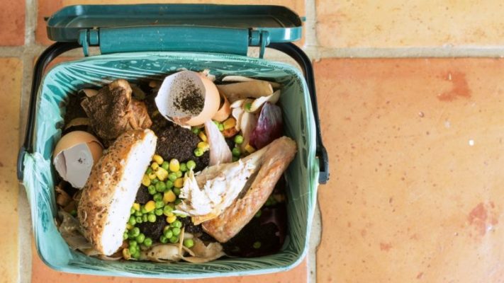 Cómo eliminar el mal olor del cubo de basura
