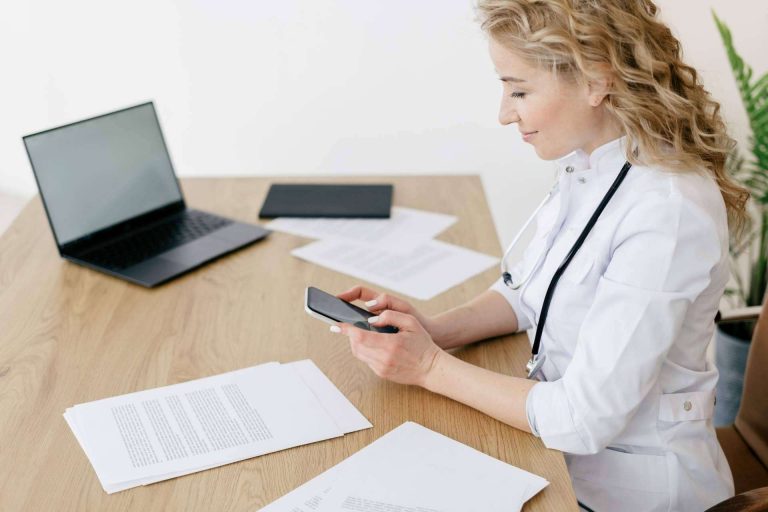 Ventajas e inconvenientes de la psicología online, según Espacio OASIS