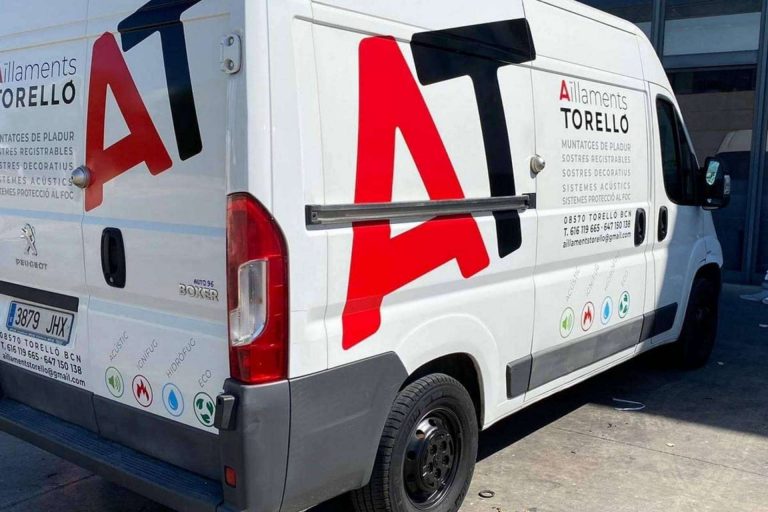 La rotulación de vehículos es básica para dar a conocer una empresa, por Deimprenta