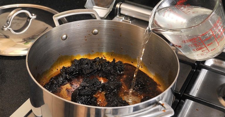 Lentejas: el truco para que nunca se te peguen a la olla o cazuela