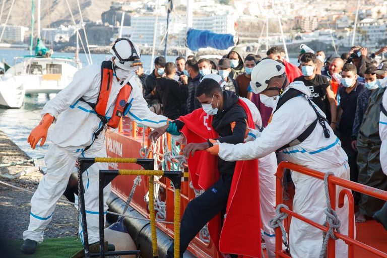 Inclusión valora la creación de 7.000 plazas de acogida para migrantes y el IMV