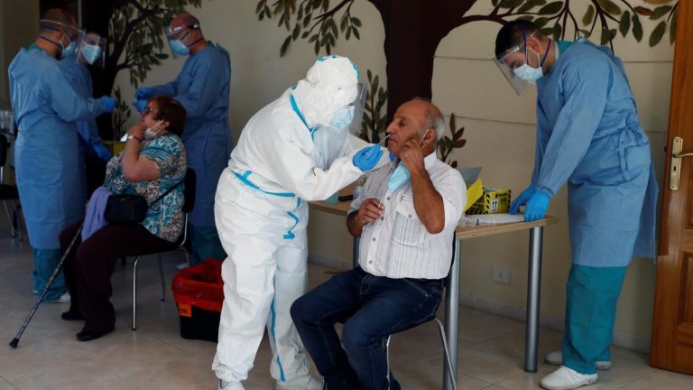 Los positivos siguen un día más al alza en Extremadura con 224 nuevos