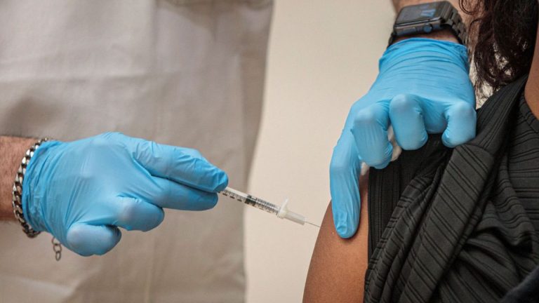 Un estudio muestra por qué no debe omitirse la segunda dosis de la vacuna COVID-19