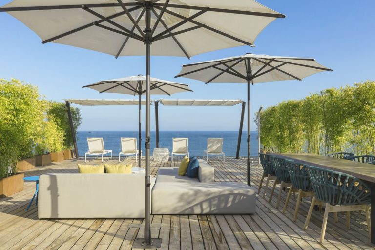 W Ibiza, el hotel para disfrutar de la isla blanca con los cinco sentidos