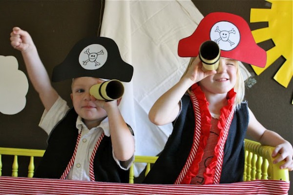 Como hacer un gorro pirata -Manualidades Infantiles  Gorro pirata,  Sombreros de pirata, Disfraz de pirata