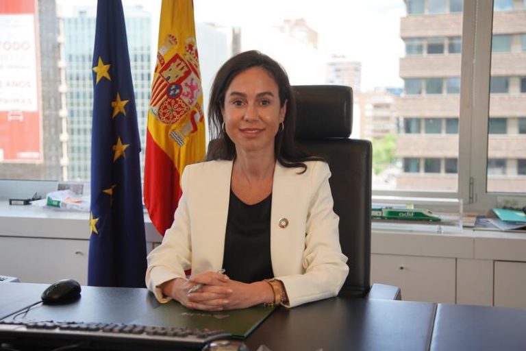 Isabel Pardo de Vera asegura que el AVE llegará a Galicia antes de que termine 2021