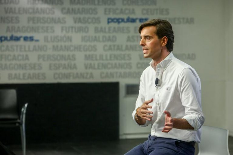 Montesinos dice que Garzón debería «estar en su casa» tras la subida del precio de la luz: «¿El escudo social era esto?»